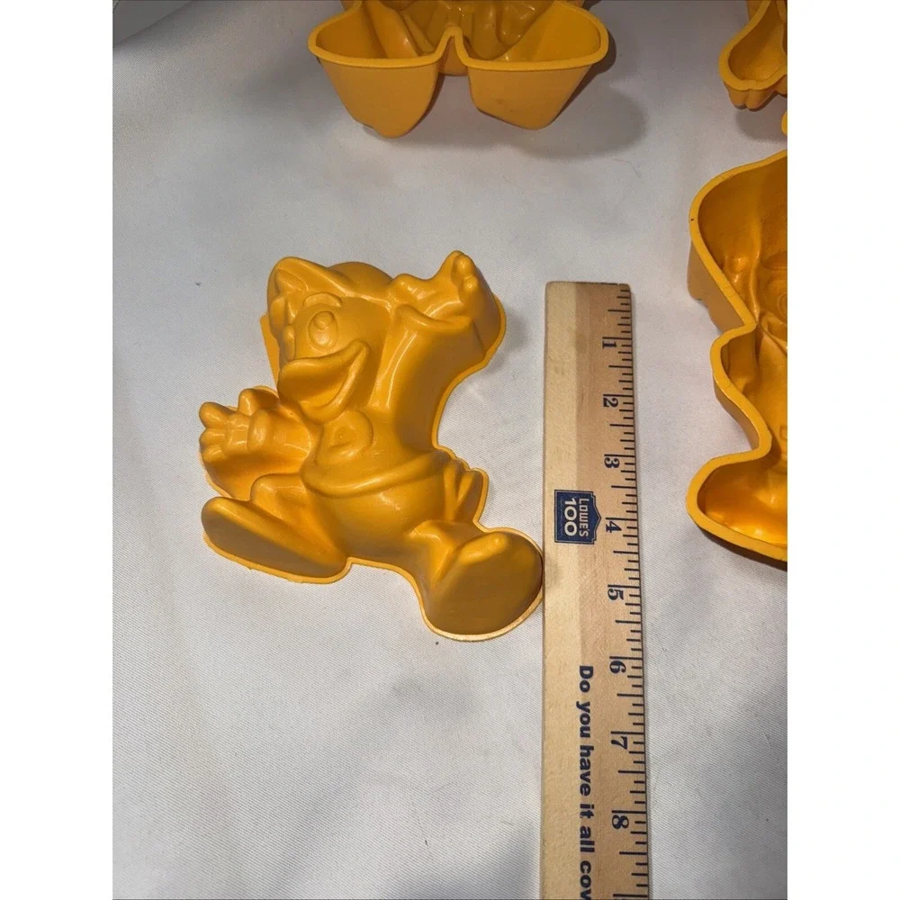 Disney Duck‎ Tales Jello Mold 1989 Yellow Set of 4 Promotional Gelatin vintage